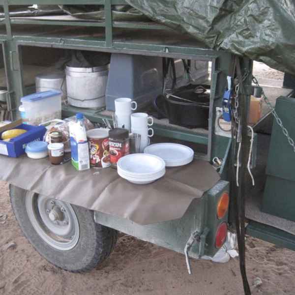 Outdoor Lunch auf Safari